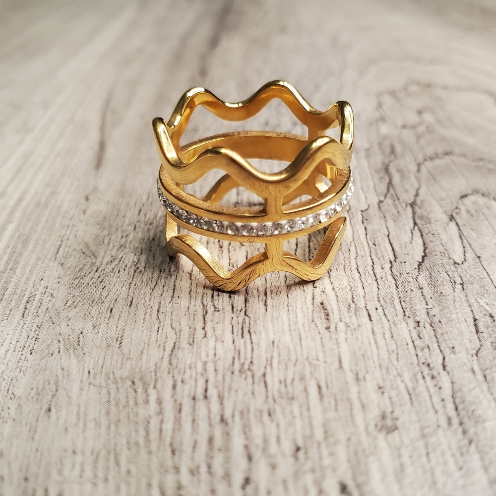 Gold stainless steel ring size 7